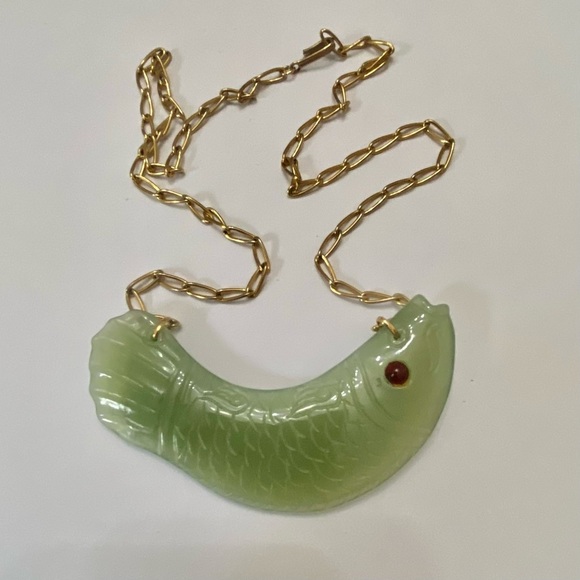 Vintage, 4.5in Carved Fish Jade  Necklace - Picture 9 of 10